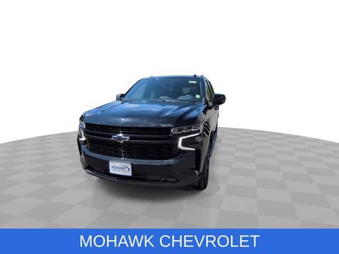 Used 2024 Chevrolet Suburban RST w/ Luxury Package AWD/4WD image 3