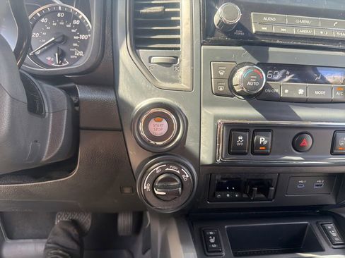 Used 2024 Nissan Titan SV w/ SV Convenience Package image 38