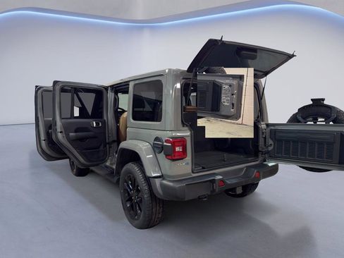 Used 2021 Jeep Wrangler Unlimited Sahara w/ Dual Top Group image 11