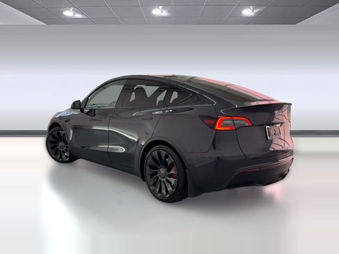Used 2024 Tesla Model Y Performance AWD/4WD image 3