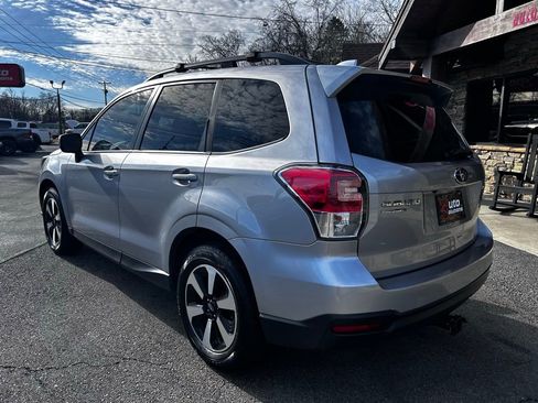 Used 2017 Subaru Forester 2.5i Premium image 3