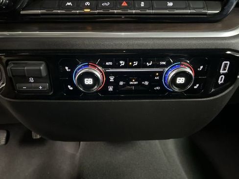 Certified 2025 GMC Sierra 1500 SLT AWD/4WD image 18