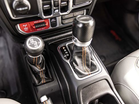 Used 2021 Jeep Gladiator Mojave AWD/4WD image 29