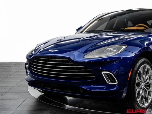 Used 2022 Aston Martin DBX image 12