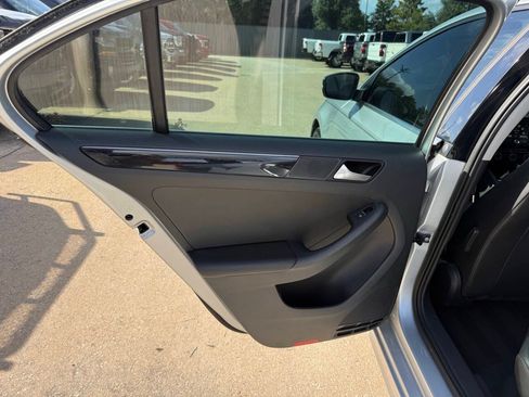 Used 2015 Volkswagen Jetta TDI SEL FWD image 14