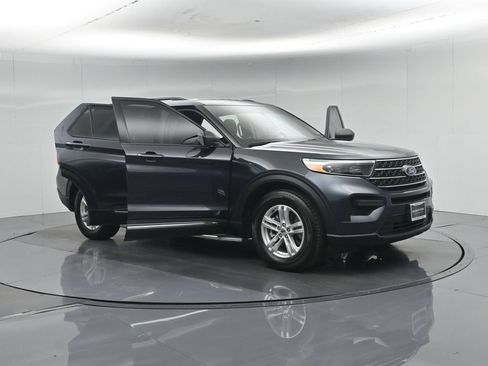 Certified 2022 Ford Explorer XLT RWD image 39