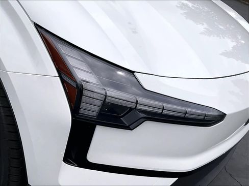 New 2026 Volvo EX30 Plus w/ Protection Package image 33