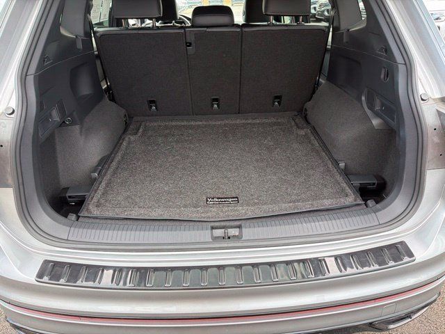 Certified 2024 Volkswagen Tiguan SE R-Line AWD/4WD image 25