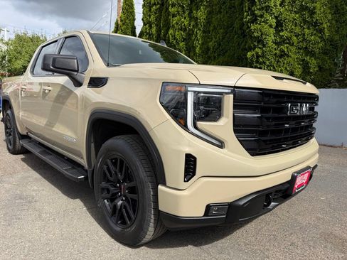 Used 2023 GMC Sierra 1500 Elevation w/ LPO, Elevation Black Package AWD/4WD image 13