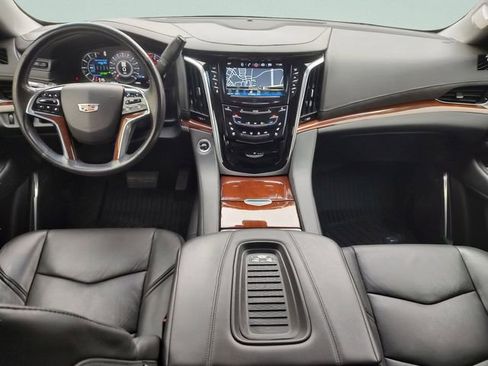 Used 2019 Cadillac Escalade Premium Luxury RWD image 9