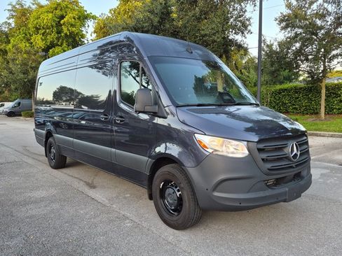 Used 2026 Mercedes-Benz Sprinter 2500 image 3