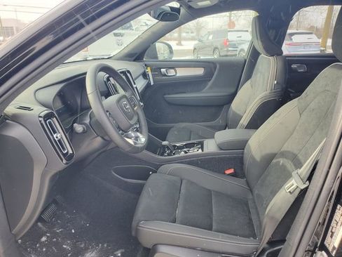 New 2026 Volvo XC40 B5 Ultra w/ Protection Package Premier image 13