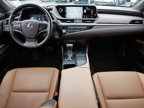 Used 2021 Lexus ES 250 w/ Premium Package image 10