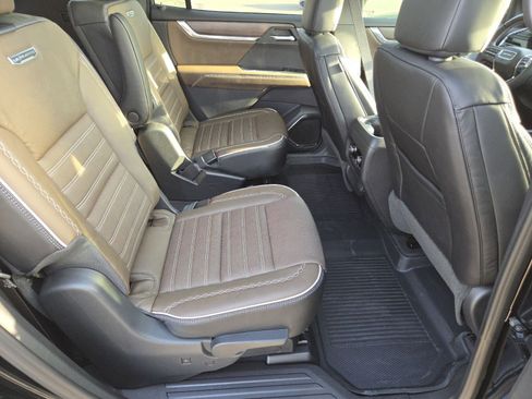 New 2026 GMC Acadia Denali Ultimate w/ LPO, Floor Liner Package image 27