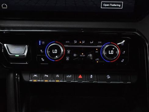 Used 2024 GMC Sierra 1500 AT4 w/ Technology Package image 71