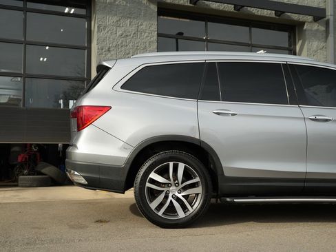 Used 2017 Honda Pilot Elite image 15