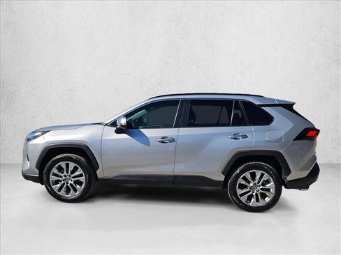 Used 2022 Toyota RAV4 Limited image 9