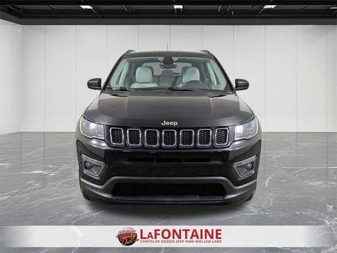 Used 2018 Jeep Compass Latitude w/ Popular Equipment Group image 8