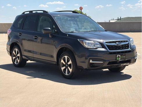 Used 2018 Subaru Forester 2.5i Premium w/ All-Weather Package AWD/4WD image 2