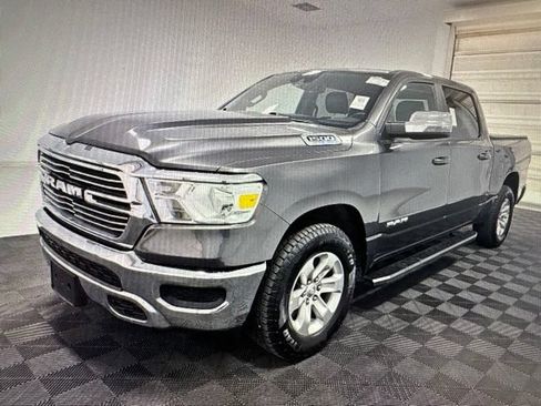 Used 2024 RAM 1500 Laramie AWD/4WD image 3