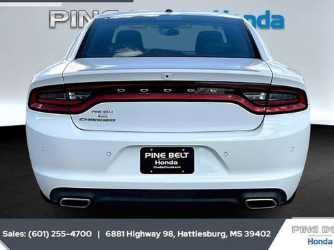 Used 2022 Dodge Charger SXT image 4