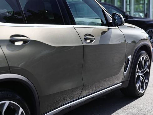 Used 2024 BMW X5 xDrive40i w/ Premium Package AWD/4WD image 8