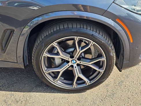 Used 2019 BMW X5 xDrive40i w/ M Sport Package AWD/4WD image 9