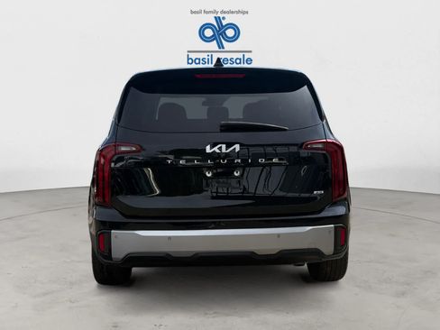 Used 2023 Kia Telluride LX AWD/4WD image 6