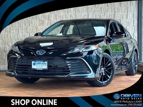 Used 2022 Toyota Camry LE FWD image 1