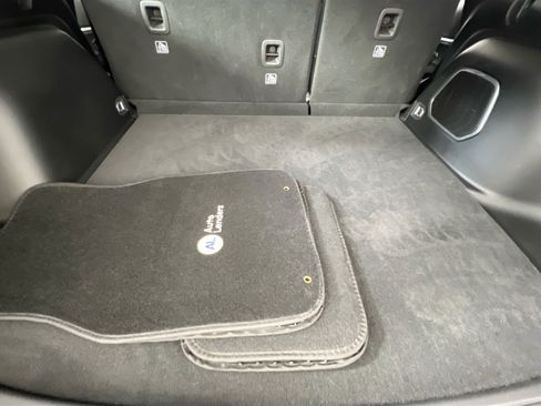 Used 2022 Jeep Grand Cherokee Limited image 32