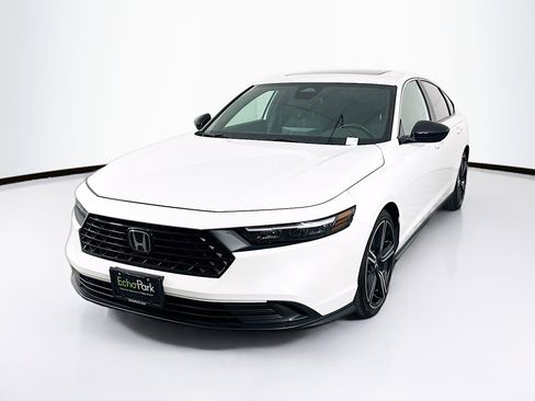 Used 2024 Honda Accord Sport image 3