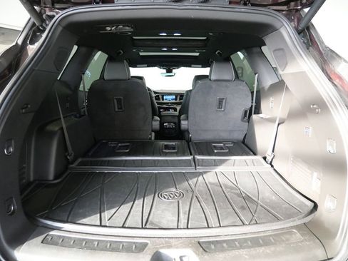 Used 2023 Buick Enclave Avenir w/ Avenir Technology Package image 26