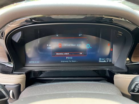 Used 2024 Lincoln Corsair Grand Touring w/ Equipment Group 301A AWD/4WD image 9