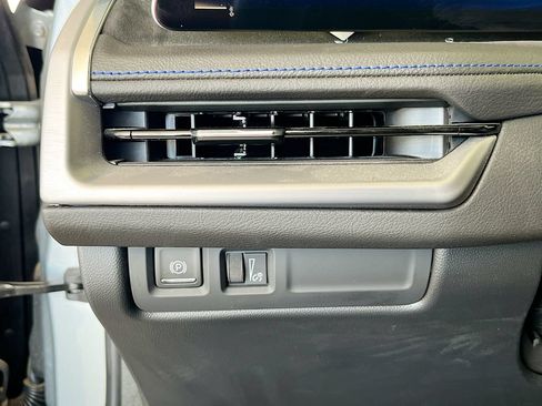 Used 2025 Cadillac XT4 Sport FWD image 10