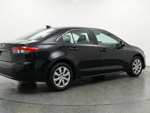 Used 2025 Toyota Corolla LE image 9
