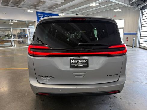 Used 2026 Chrysler Pacifica Limited w/ S Appearance Package FWD image 6