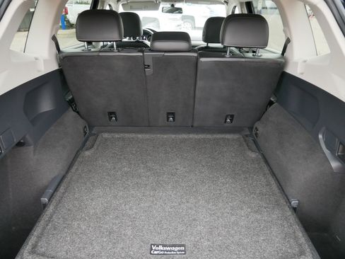 Used 2021 Volkswagen Tiguan SE AWD/4WD image 18