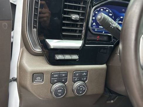 Used 2024 Chevrolet Silverado 2500 LTZ w/ LTZ Premium Package image 22