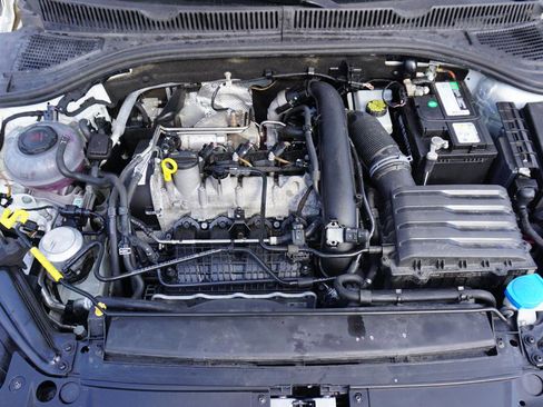 Used 2021 Volkswagen Jetta SE FWD image 34