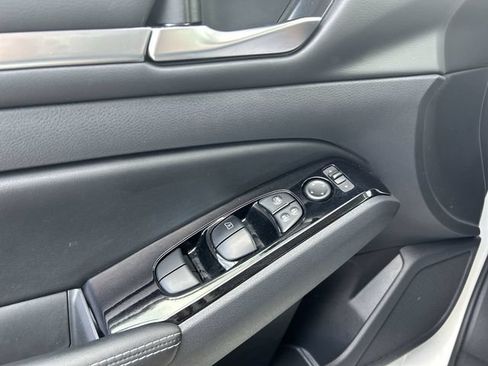 Certified 2023 Nissan Altima 2.5 SV FWD image 16