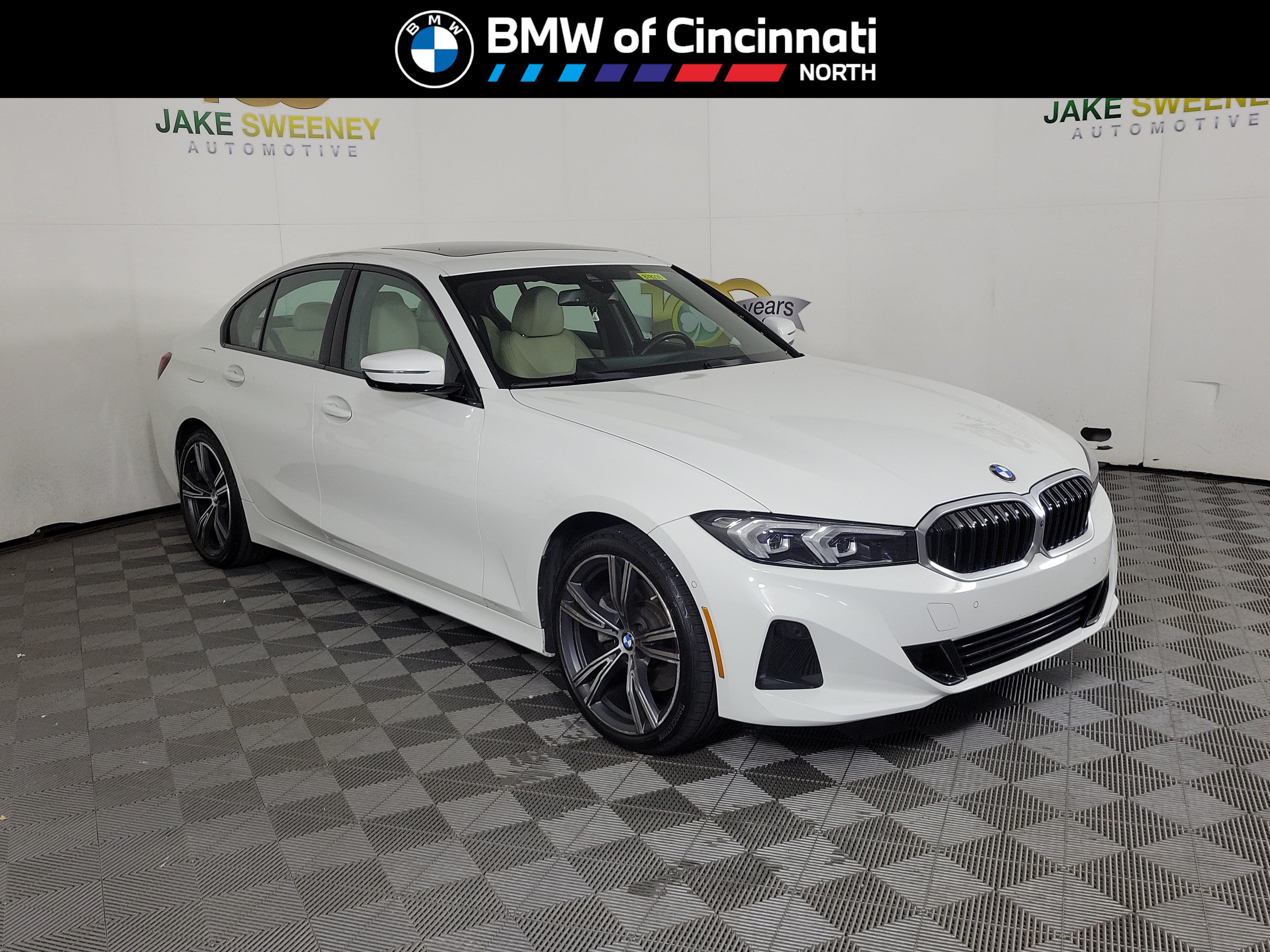 Certified 2023 BMW 330i xDrive Sedan w/ Parking Assistance Package AWD/4WD image 1