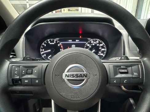 Used 2024 Nissan Rogue S AWD/4WD image 13