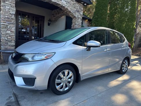 Used 2016 Honda Fit LX image 2