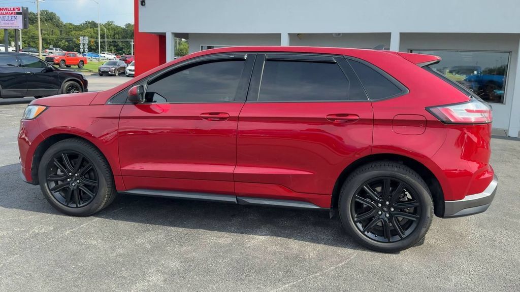 Used 2022 Ford Edge ST-Line w/ Class II Trailer Tow Package AWD/4WD image 4