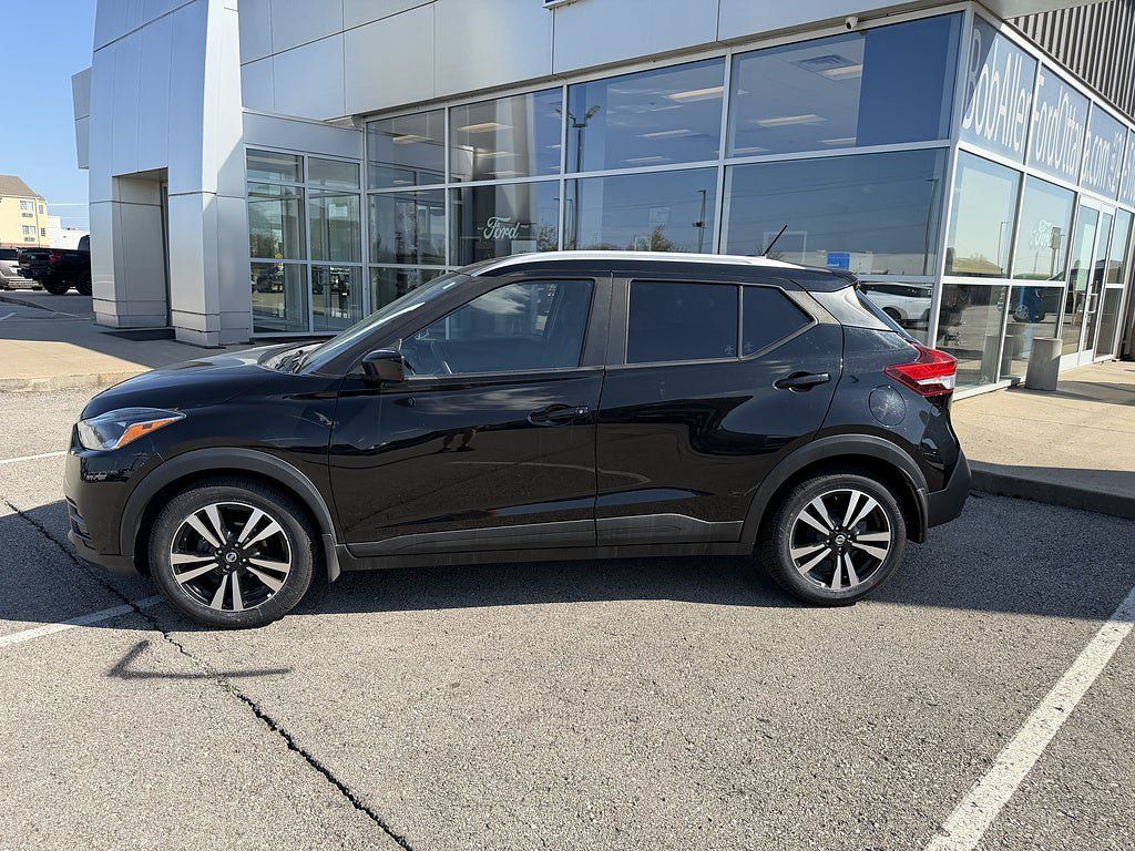 Used 2020 Nissan Kicks SV FWD image 2