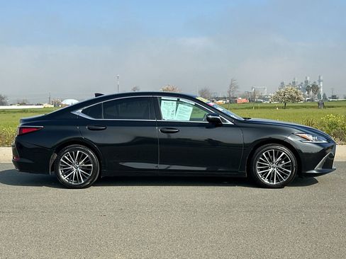 Used 2023 Lexus ES 350 w/ Premium Package image 3