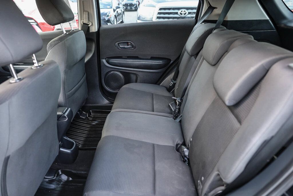 Used 2019 Honda HR-V LX image 6