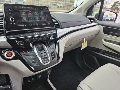 New 2026 Honda Odyssey Touring image 13