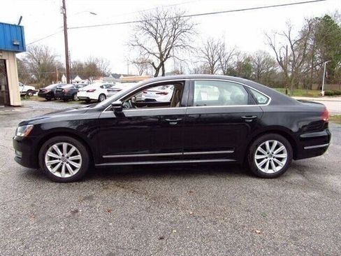 Used 2013 Volkswagen Passat 2.5 SEL Premium FWD image 3
