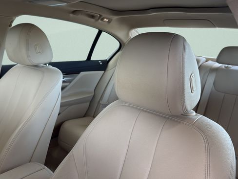 Used 2019 BMW 740i RWD image 15